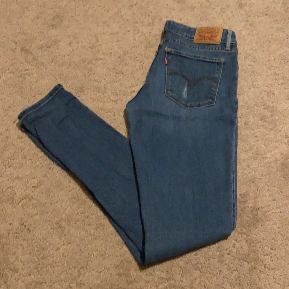 Levi’s 711 skinny distressed size 28